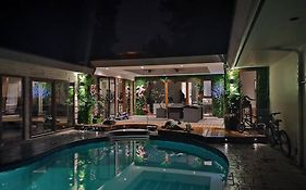 Lux White Rock Pool House Beachfront Resort Like